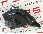 Напрямна переднього бампера черепашка права оригінал Tesla Model X, 1047093-00-H
